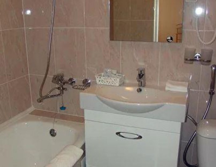 Номер люкс с 1 двуспальной кроватью (нечетные номера) - Гостиница «Таежная» Арсеньев