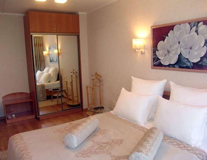 Номер люкс с 1 двуспальной кроватью (нечетные номера) - Гостиница «Таежная» Арсеньев