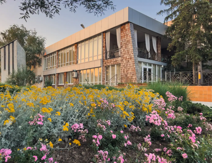 Отель «Рассветы Закаты» (ex. санаторий «Черноморец»)