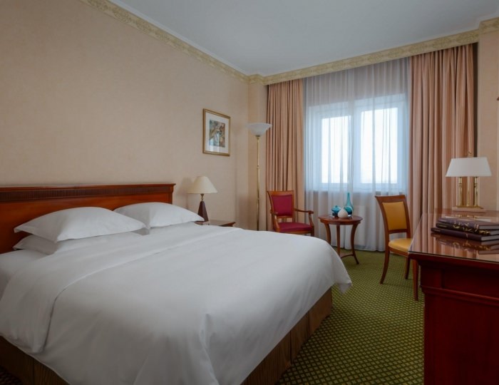 Номер делюкс с 1 двуспальной кроватью (с завтраком) (CORP) - Гостиница Renaissance Samara Hotel / Ренессанс Самара Отель