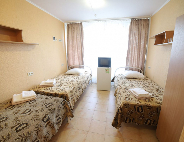 Эконом 3-местный с частичными удобствами корпус 1 - Курортный отель «Ателика Горизонт» Алушта