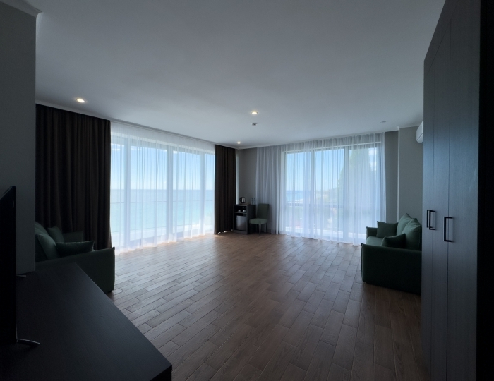 Люкс 2 местный 2 комнатный люкс  вид на море - Отель Royal Riviera / Роял Ривьера Гагра