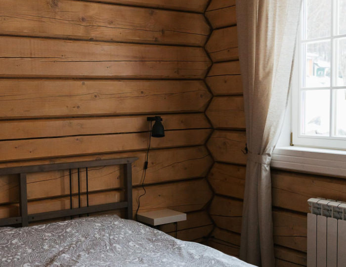 Коричневый дом с видом на озеро - База отдыха Forrest Lodge Karelia / Форрест Лодж Карелия Реускула