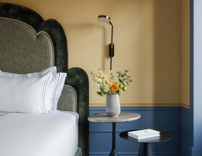 Люкс 4-местный с видом на канал Грибоедова - Отель «Гимназия №5» Санкт-Петербург