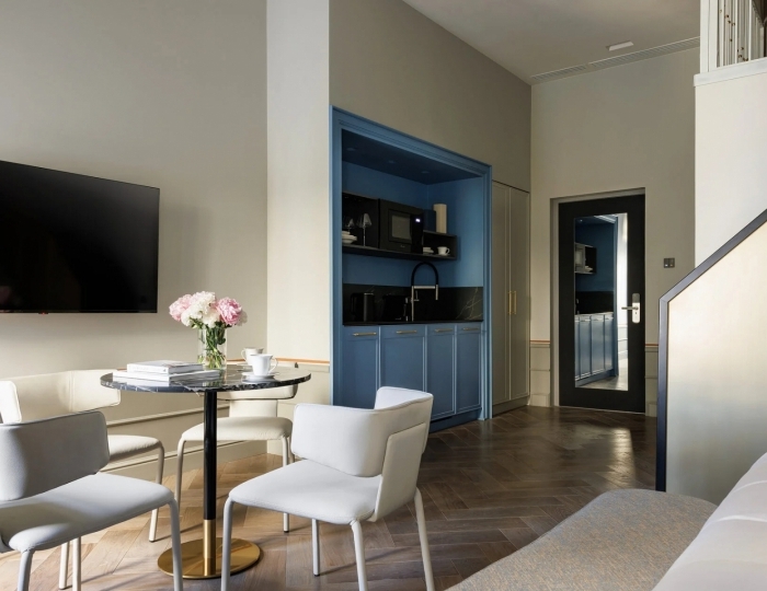 Студия 2-местная 2-уровневая (вид во двор) - Отель «Гимназия №5» Санкт-Петербург