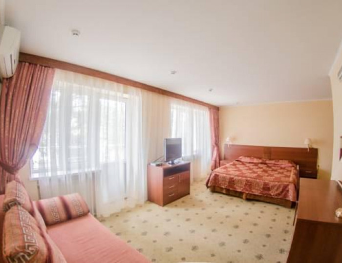 Номер улучшенный с 1 двуспальной кроватью - Гостиница «Березка» Горячий Ключ