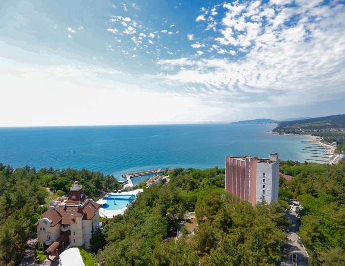 Люкс 2-местный 2-комнатный Терраса корпус 4 - Санаторий «Голубая даль»