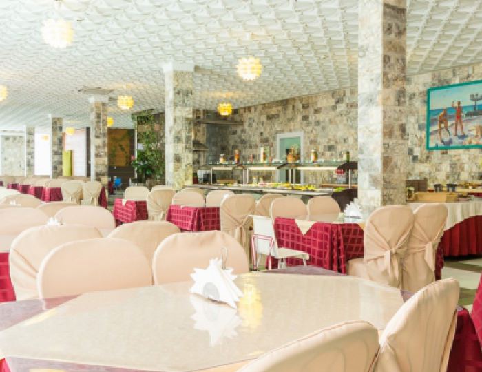 Малый зал ресторана «Biarritz» - Отель «ALEAN FAMILY BIARRITZ» / «Алеан Фэмили Биарриц»