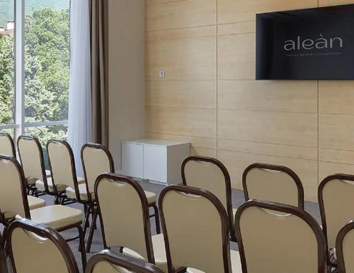 Комната для переговоров - Отель «ALEAN FAMILY BIARRITZ» / «Алеан Фэмили Биарриц»