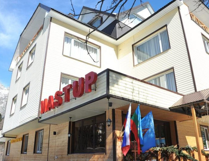 Гостиница Nastup / Наступ Домбай