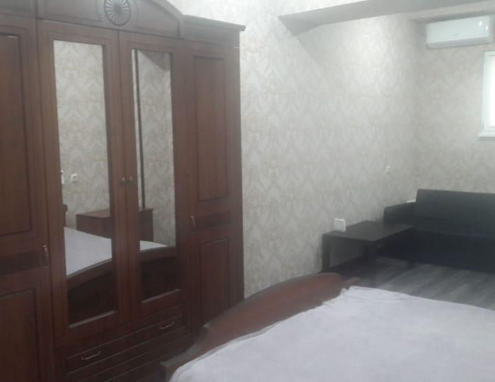 Номер стандарт с 1 односпальной и 1 двуспальной кроватью - Мини-отель «Вершина» Нальчик