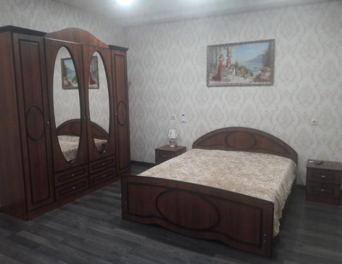 Номер стандарт с 1 односпальной и 1 двуспальной кроватью - Мини-отель «Вершина» Нальчик