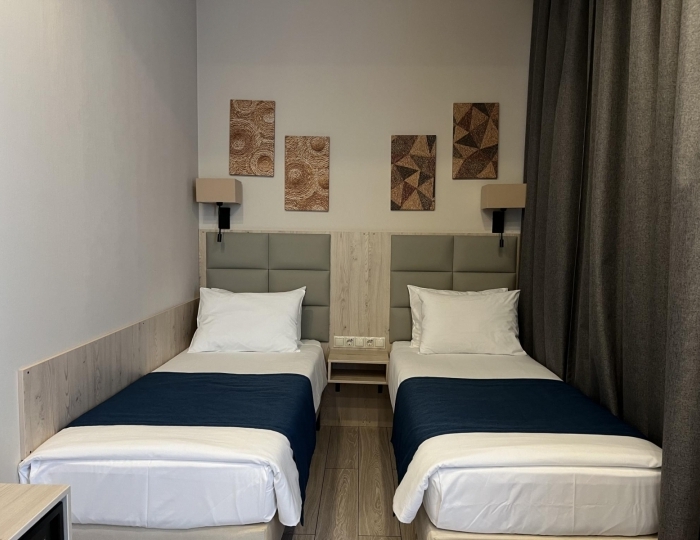 Номер Бизнес с 2 односпальными кроватями (с завтраком) - Отель «Нальчик»