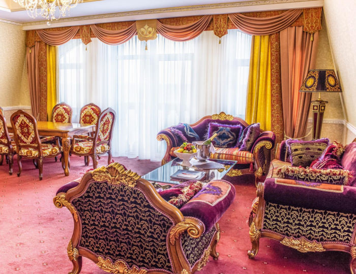 2-комнатный номер люкс с 1 двуспальной кроватью (с балконом) - Отель Grand Palace / Гранд Палас Светлогорск