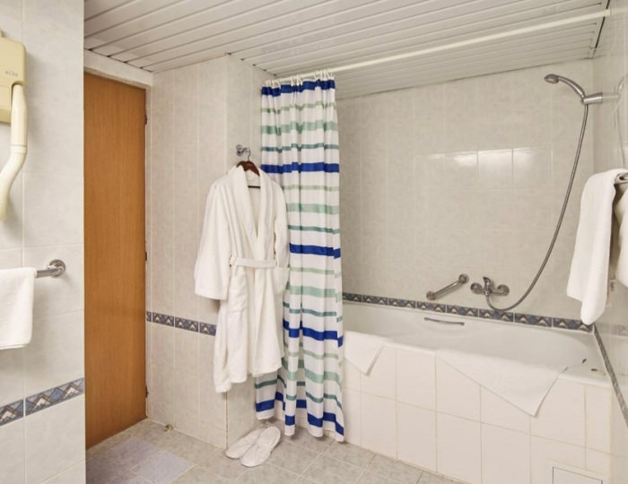 Стандартный 2-местный 2-комнатный номер ПК 8 этаж - Пансионат «Заря»