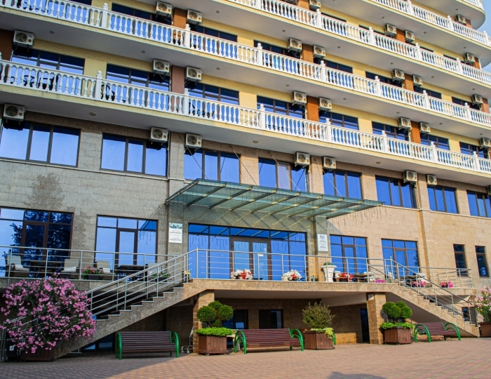 Отель «Атола» Лоо