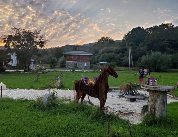 Гостевой дом «Ранчо в горах Лаго-Наки» Даховская