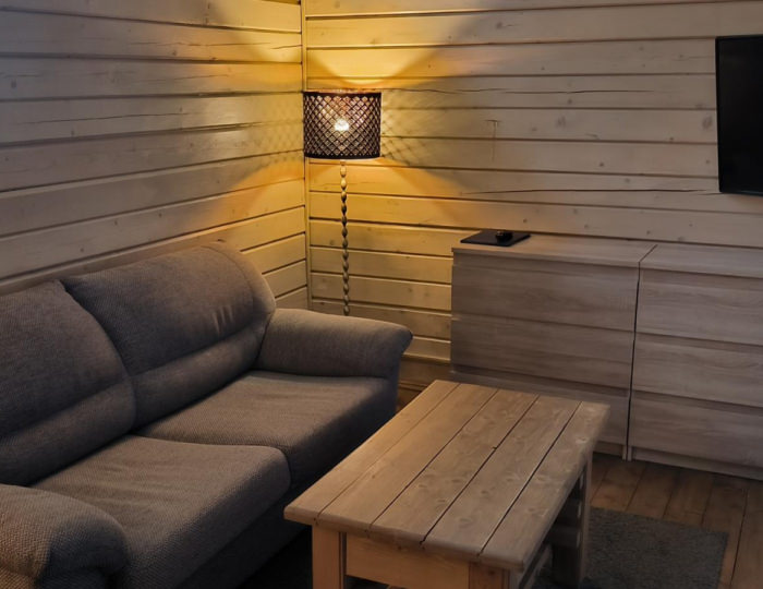 Коттедж улучшенный с 4 односпальными и 1 двуспальной кроватью (с завтраком, мансарда) - База отдыха «Валдайский теннисный клуб»