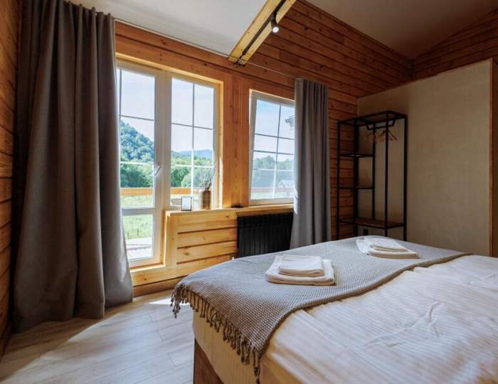 Номер комфорт с балконом - Отель «Шале Дача» Елизово