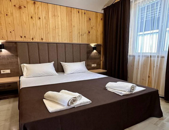 Бунгало улучшенное с 3 односпальными и 1 двуспальной кроватью - Глэмпинг «Посейдон» Береговое