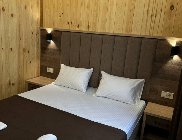 Бунгало улучшенное с 3 односпальными и 1 двуспальной кроватью - Глэмпинг «Посейдон» Береговое