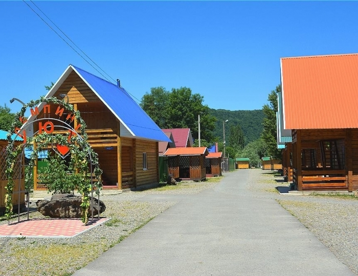 Дом отдыха «Кемпинг Уют» Каменномостский