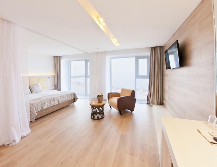 Номер полулюкс с 1 двуспальной кроватью (с завтраком) - Гостиница «Фрегат» Петрозаводск