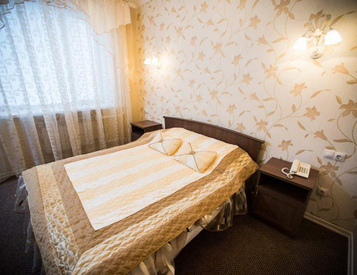 Номер комфорт с 1 двуспальной кроватью - Мини-отель «Глобус» Тюмень