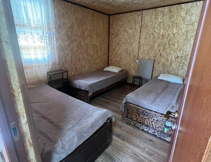 3-местный номер стандарт с 3 односпальными кроватями - Гостевой дом «Гостевые домики Огонек» Архыз