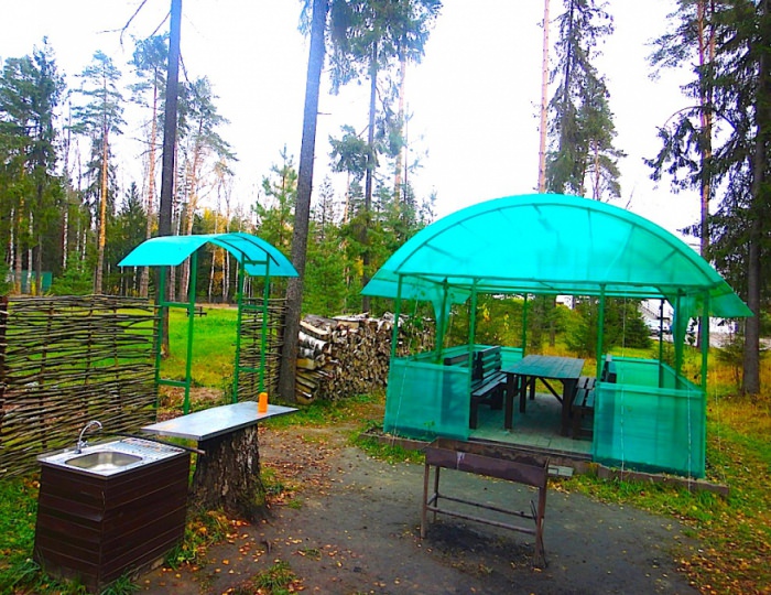Зеленая площадка с мангалом - Отель Country Resort / Кантри Резорт