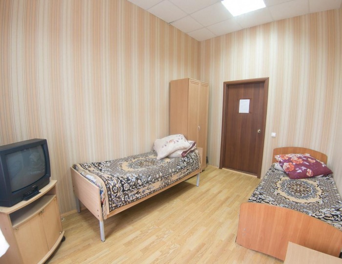 Номер стандарт с 2 односпальными кроватями (общие удобства) - Отель «ЭкономЪ» Каменск-Уральский