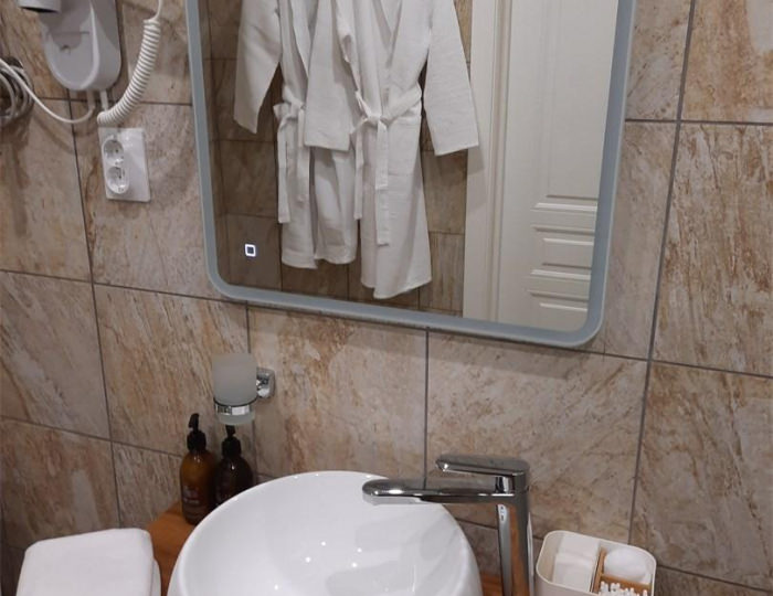 2-комнатный номер люкс с 1 двуспальной кроватью - Отель «В теме» Самара