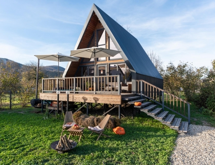 Глэмпинг Leo Land Glamping / Лео Ленд Глэмпинг Береговое