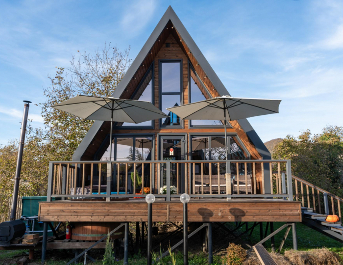 Коттедж премиум Лесной - Глэмпинг Leo Land Glamping / Лео Ленд Глэмпинг Береговое