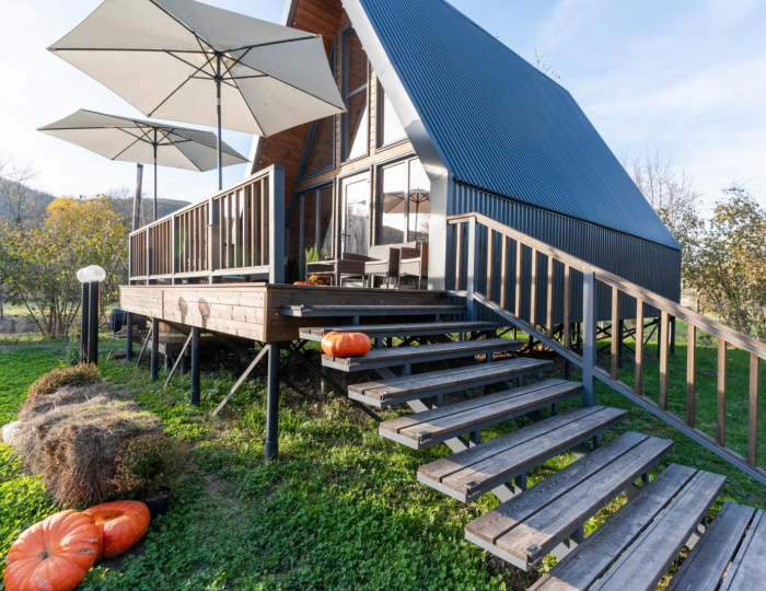 Коттедж премиум Лесной - Глэмпинг Leo Land Glamping / Лео Ленд Глэмпинг Береговое