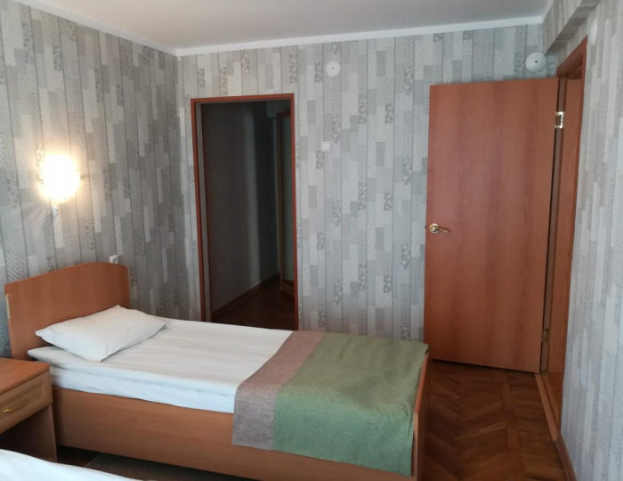 Второй категории Стандарт с четырьмя односпальными кроватями - Отель «Салют» Орел