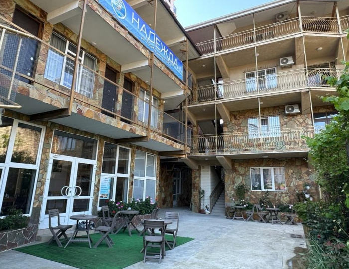 Отель NADEZHDA BEACH HOTEL / Надежда Бич Адлер