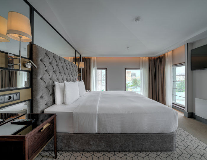 KING DELUXE CITY VIEW ROOM - Отель Chekhoff Hotel Moscow Curio Collection by Hilton / Чехофф Отель Москва Кьюрио Коллекшн бай Хилтон
