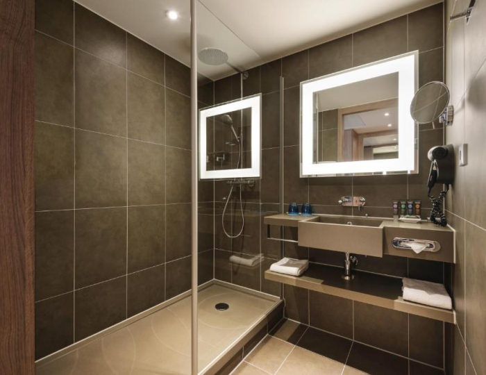 Номер улучшенный стандарт с 1 двуспальной кроватью - Отель Novotel Krasnoyarsk Center / Новотель Красноярск Центр