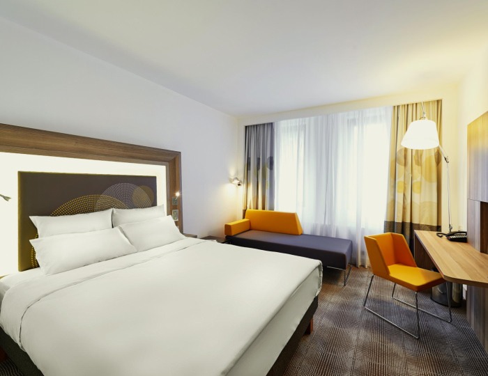 Номер стандарт семейный с 1 двуспальной кроватью - Отель Novotel Krasnoyarsk Center / Новотель Красноярск Центр