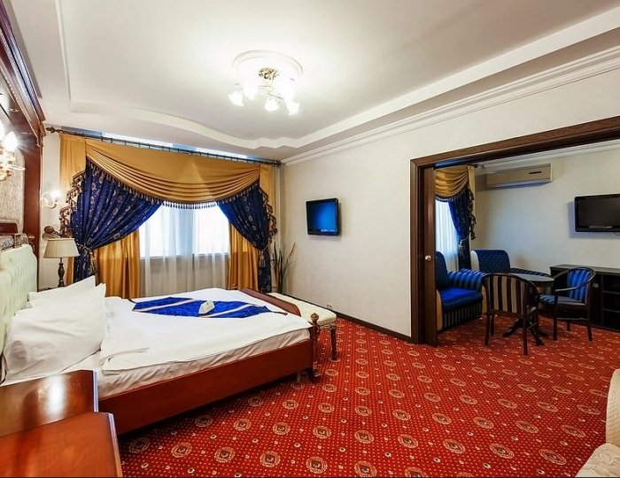 Люкс - Отель Moscow Holiday Hotel / Москоу Холидей