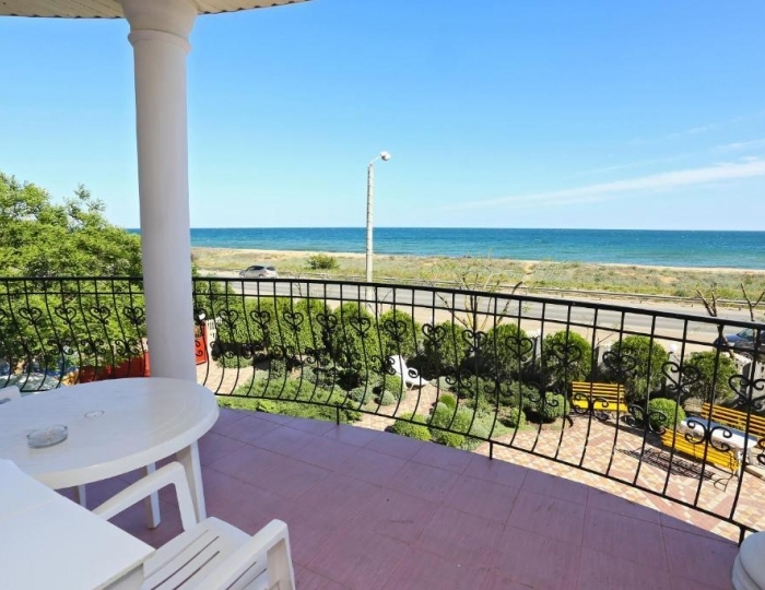 Отель «Экватор» Береговое