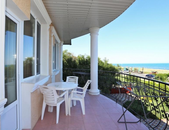 Отель «Экватор» Береговое