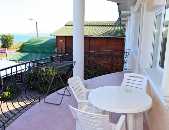 Отель «Экватор» Береговое