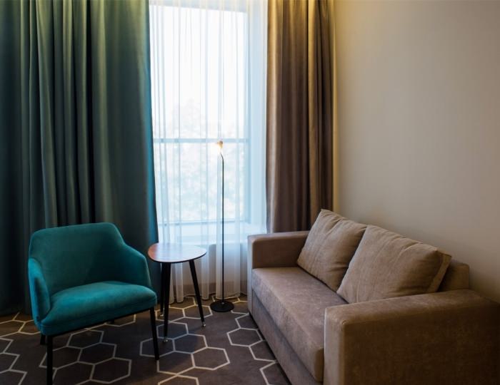 Улучшенный двухместный номер с одной кроватью и с диваном - City Hotel 1905 / Сити Отель 1905